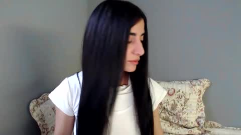 viorett online show from 11/19/25, 03:17