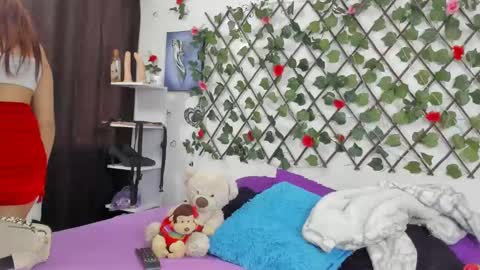 Snapshot of vip_thedivas chatting on 12/27/24, 12:23 The divas online show from 12/27/24, 12:23