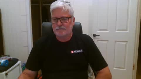 viper654321 online show from 10/19/25, 07:42