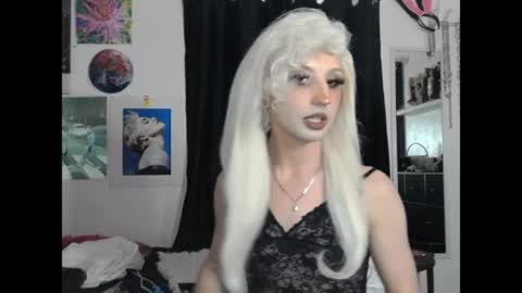 Snapshot of viperthedoll chatting on 06/03/26, 02:33 Viper online show from 06/03/26, 02:33