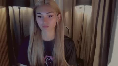 Pearl online show from 11/25/25, 04:18