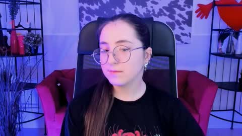 Snapshot of virtualvoyant chatting on 09/24/25, 04:49 your love online show from 09/24/25, 04:49