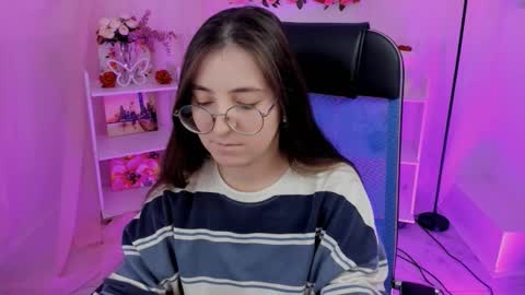 Snapshot of virtualvoyant chatting on 09/26/25, 05:22 your love online show from 09/26/25, 05:22