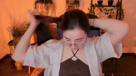 Snapshot of virtualvoyant chatting on 01/17/26, 01:32 your love online show from 01/17/26, 01:32