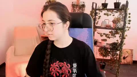 Snapshot of virtualvoyant chatting on 02/17/26, 06:43 your love online show from 02/17/26, 06:43