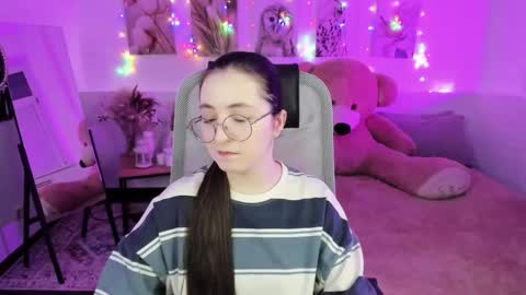 Snapshot of virtualvoyant chatting on 02/19/26, 01:45 your love online show from 02/19/26, 01:45