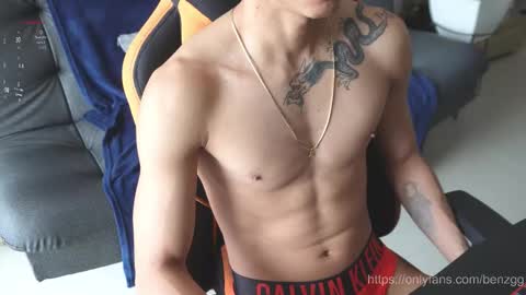 VITO BENZ online show from 12/05/25, 06:04