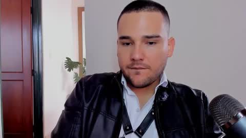 Vito Ferrer online show from 01/15/25, 03:50