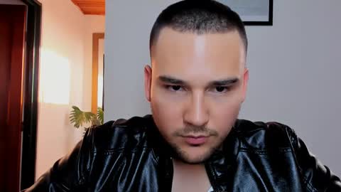 Vito Ferrer online show from 01/15/25, 10:24