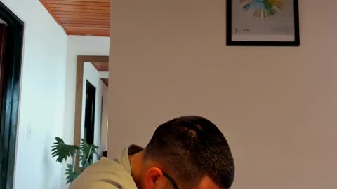 Vito Ferrer online show from 01/17/25, 03:53