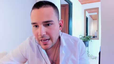 Vito Ferrer online show from 02/09/25, 05:11