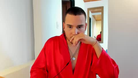 Vito Ferrer online show from 02/09/25, 08:13