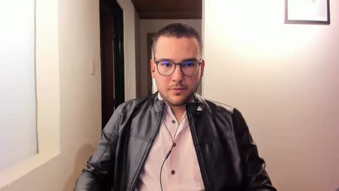 Vito Ferrer online show from 02/13/25, 12:24