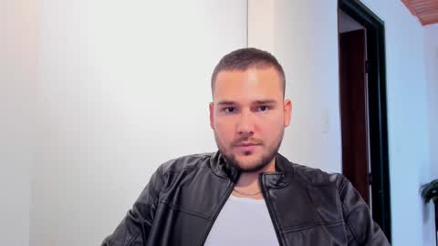 Vito Ferrer online show from 03/11/25, 08:53