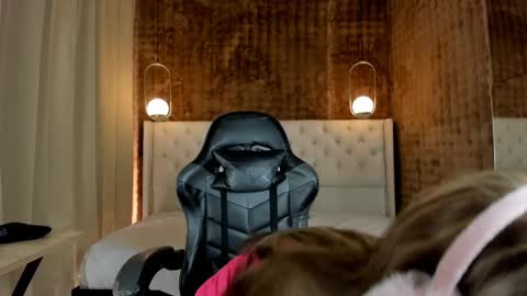 VittaaaPlease help me with your thumbs up its important  online show from 01/10/25, 01:09