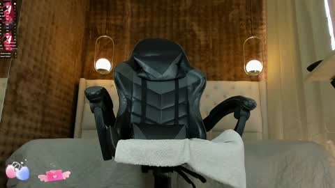 VittaaaPlease help me with your thumbs up its important  online show from 01/20/25, 05:06