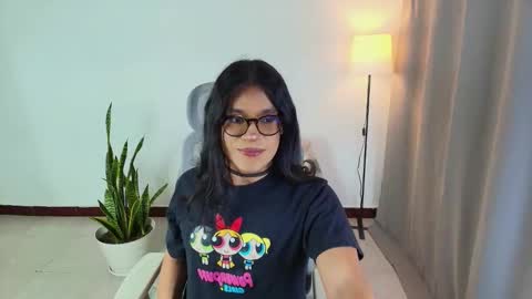 VittaaaPlease help me with your thumbs up its important  online show from 10/17/25, 02:15