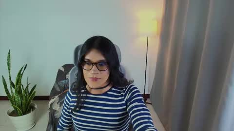 VittaaaPlease help me with your thumbs up its important  online show from 10/28/25, 11:29