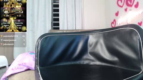 Snapshot of vittoria_romano chatting on 01/05/25, 07:49 vittoria online show from 01/05/25, 07:49