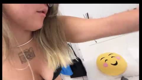 viva_lovee online show from 07/01/26, 09:47