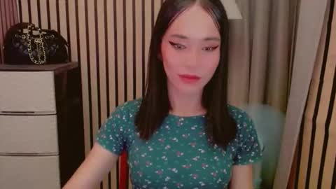 Snapshot of vivahotbabessandra chatting on 04/27/26, 10:46 SANDRA GOING YOU online show from 04/27/26, 10:46