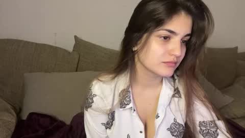 vivalenti_kiss online show from 10/27/25, 11:36