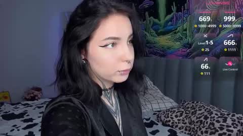 Vivi   online show from 11/16/25, 01:28