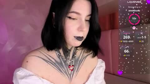 Snapshot of vivi__squirrel chatting on 06/03/26, 06:13 Vivi online show from 06/03/26, 06:13