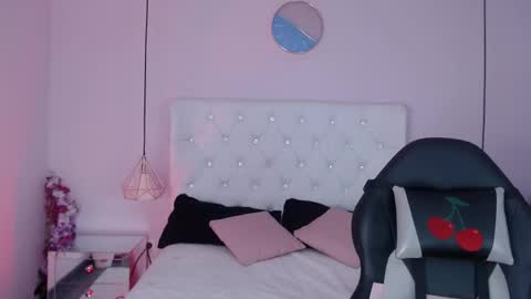 Vivi online show from 10/10/25, 03:27