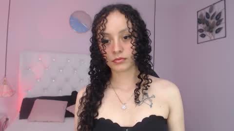 Vivi online show from 10/15/25, 03:39