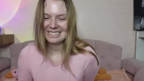 Snapshot of vivian_alison chatting on 05/15/26, 06:48 vivian_alison online show from 05/15/26, 06:48