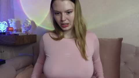 Snapshot of vivian_alison chatting on 07/03/26, 07:31 vivian_alison online show from 07/03/26, 07:31