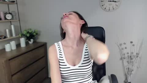 Vivian online show from 01/17/25, 09:49