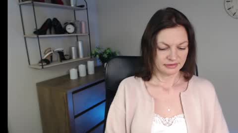 Vivian online show from 02/17/25, 10:29