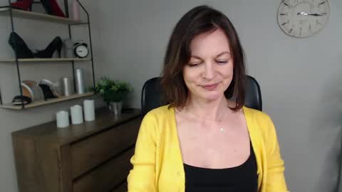 Vivian online show from 02/27/25, 01:07