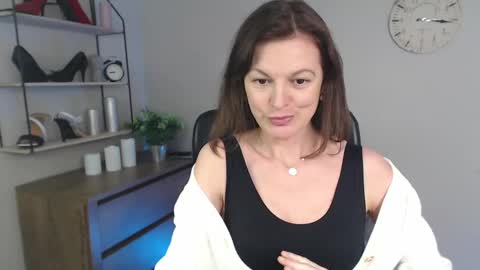 Vivian online show from 03/05/25, 10:33