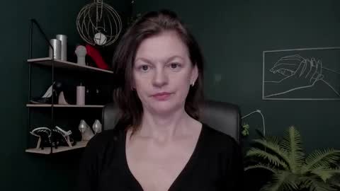 Vivian online show from 01/16/26, 06:50