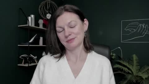 Vivian online show from 02/17/26, 07:05