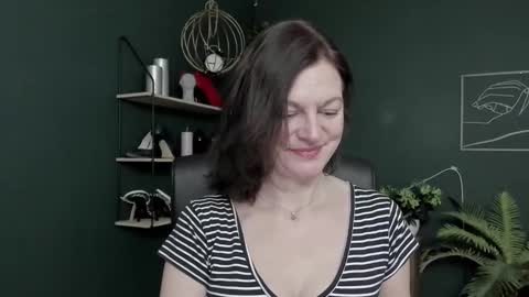 Vivian online show from 03/16/26, 06:50