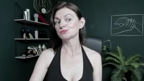Snapshot of vivian_dream chatting on 07/21/26, 05:54 Vivian online show from 07/21/26, 05:54
