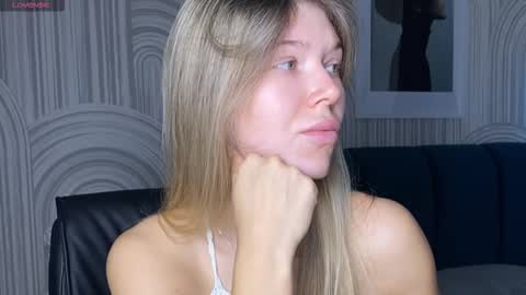 Vivian Evans online show from 09/16/25, 01:06