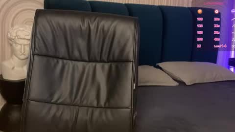 Vivian Evans online show from 10/21/25, 01:28