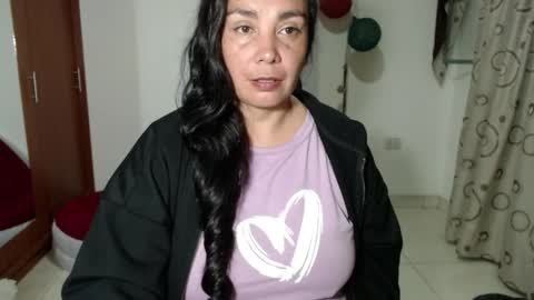 vivian_milf_paint online show from 09/11/25, 04:12