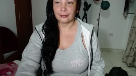 vivian_milf_paint online show from 09/19/25, 03:41