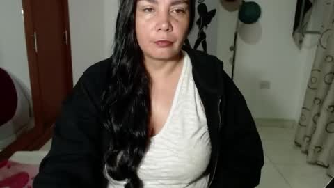 vivian_milf_paint online show from 10/03/25, 04:31
