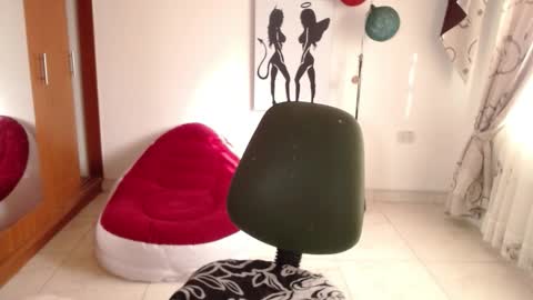 vivian_milf_paint online show from 11/09/25, 12:03