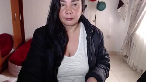 vivian_milf_paint online show from 11/19/25, 12:27