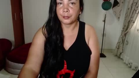 vivian_milf_paint online show from 01/05/26, 09:07