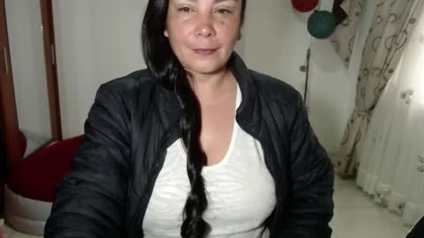 vivian_milf_paint online show from 02/03/26, 11:48