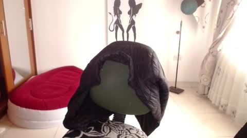 vivian_milf_paint online show from 02/07/26, 01:37